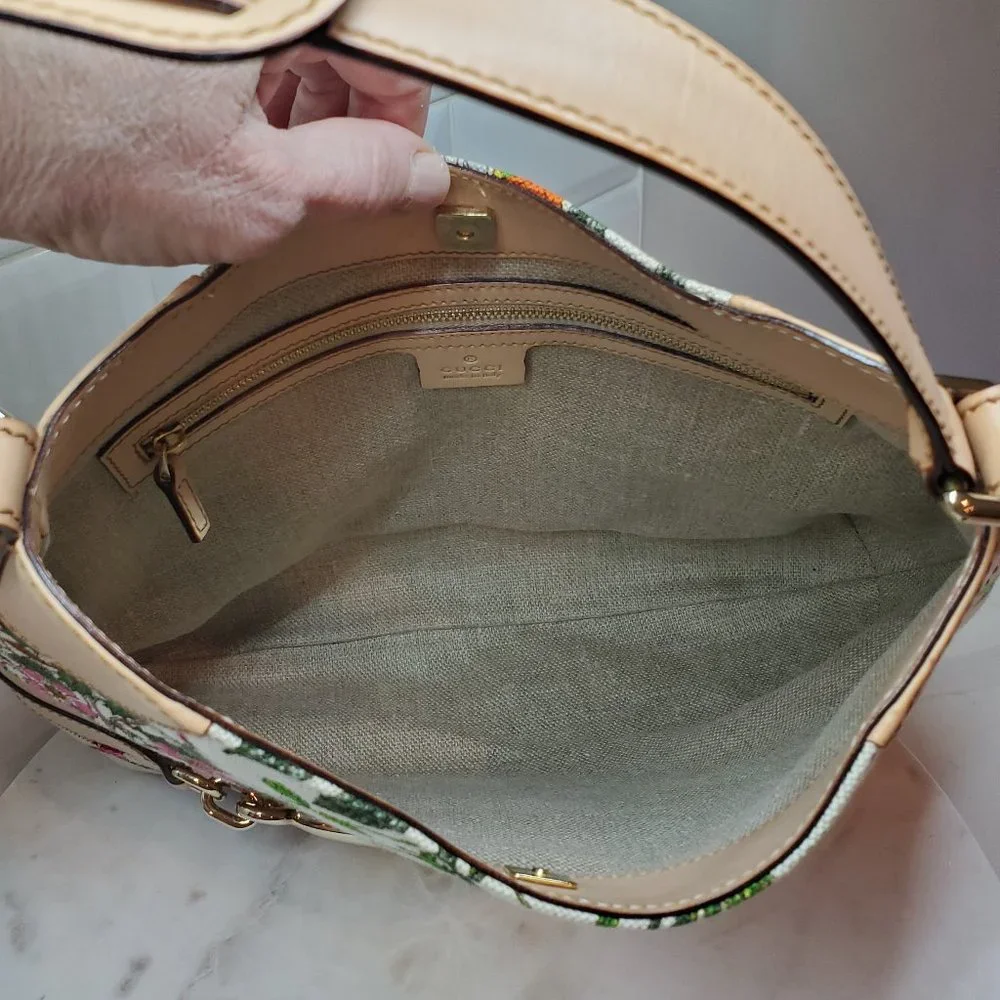 Gucci Flora Hasler Horsebit Hobo - Picture 10 of 16